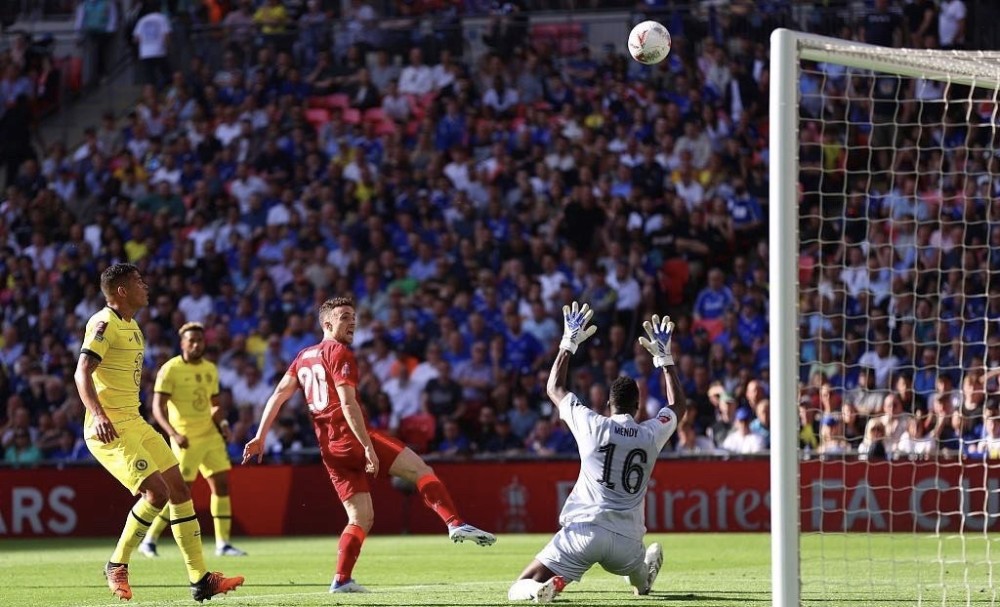 为什么客队球员在进入主场球场前会进行更为严密的灯光盲区实地测试