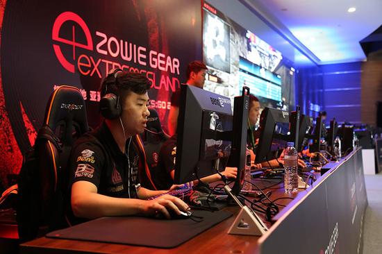 古伊拉斯接 古伊拉斯接